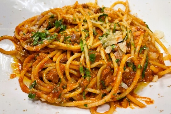 Healthy and fresh, seed oil-free pasta dish at Divina