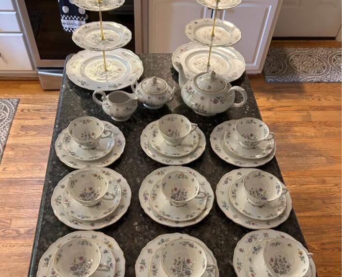 Fine Vintage Teacups and Teapots
