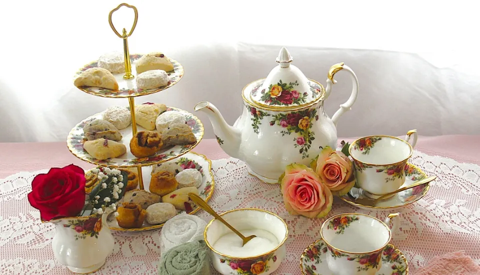 Fine Vintage Teacups and Teapots